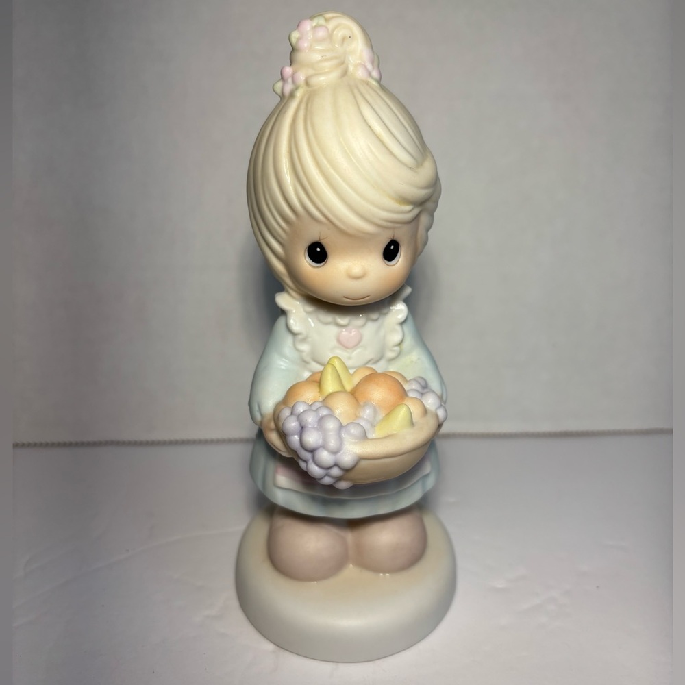 Precious Moments “The Fruit Of The Spirit Is Love” Figurine Signed 1993 Enesco